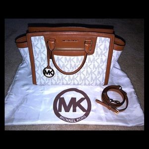 Authentic Michael Kors - Vanilla “Selma” Handbag